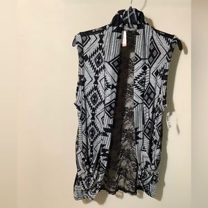😊No Boundaries vest,Southwest print,back all lace,2 front pockets,Junior XL NWT